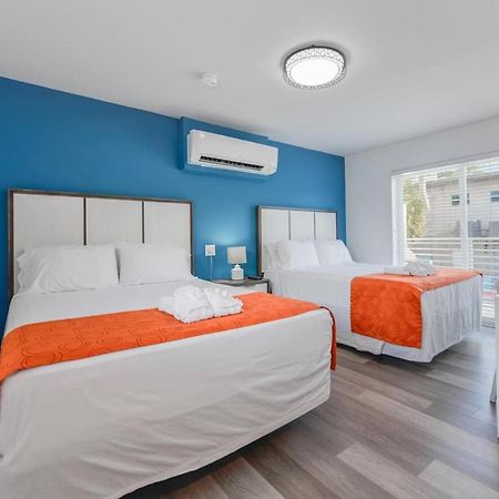 Cozy 1 Bedroom With Pool Steps From The Beach #47 Hollywood Exterior photo